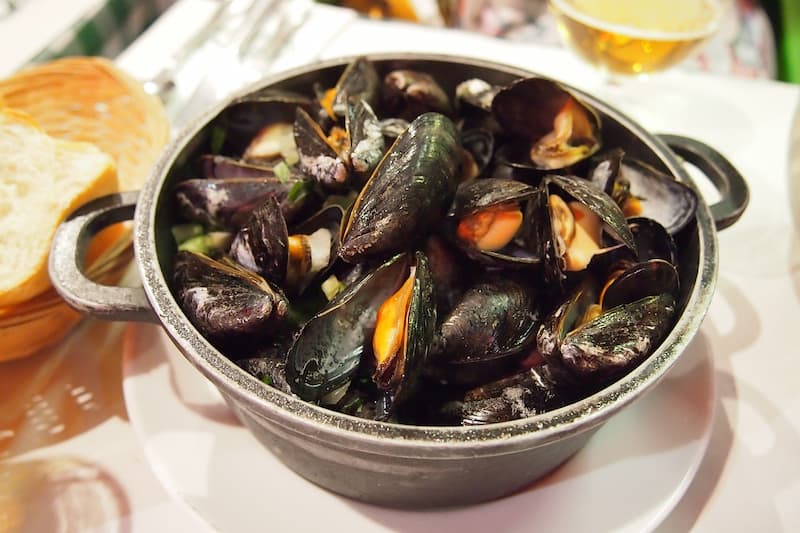 Tapa de mejillones - Comer cerca de la Sagrada Familia