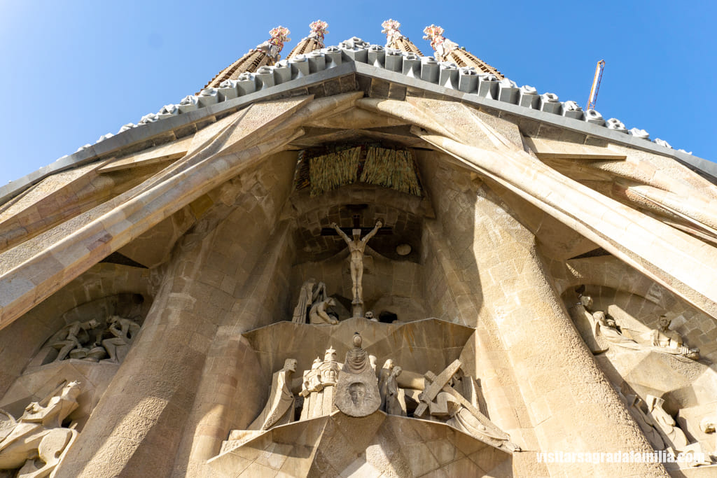 Fachada de la Pasión - Torres Sagrada Familia