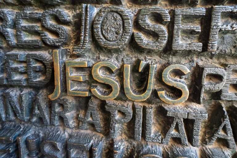 la-fachada-de-la-pasi-n-de-la-sagrada-familia-visita-la-sagrada-familia